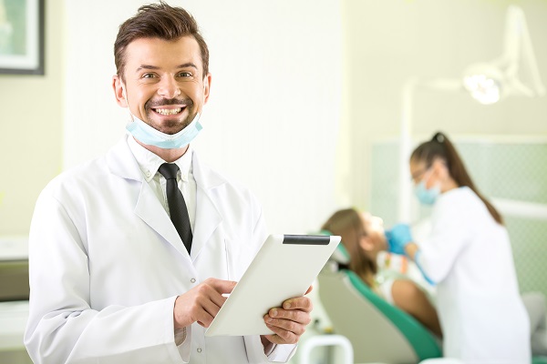 4 Tips for Choosing a Dental Consultant